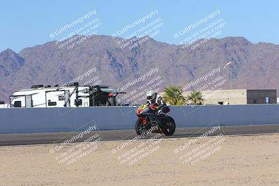 media/Nov-06-2023-Moto Forza (Mon) [[ce023d0744]]/4-Beginner Group/Session 4 (Finish Line Checker)/